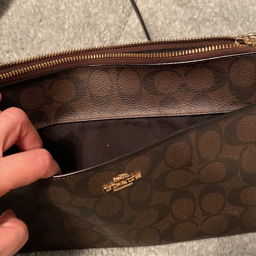 Coach Bag - Picture 3 of 4